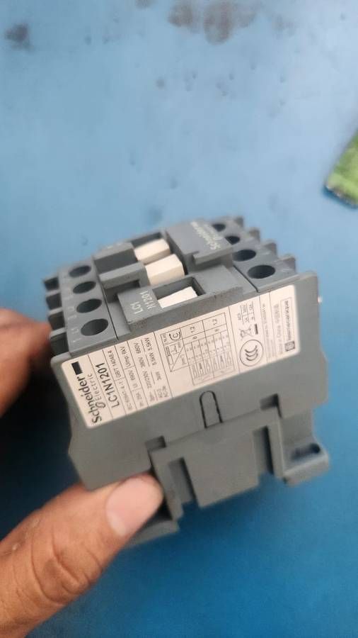 Mantenimiento de contactores — compresor EMAX 50 HP — Guayaquil